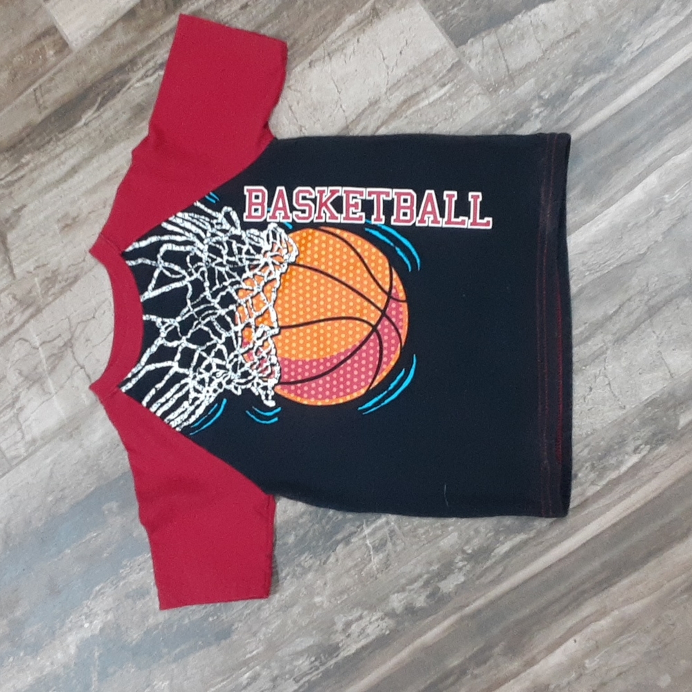 Boys size 6 Faded Glory basketball t-shirt